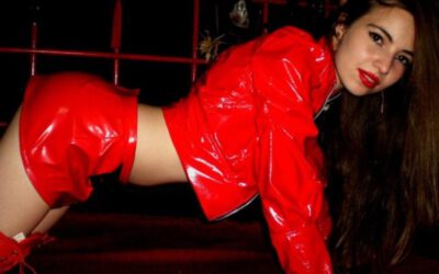 Latex babe video show