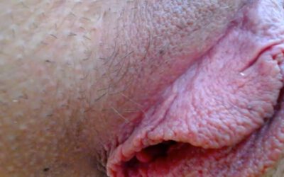 Haartjes op dit sexy webcam bloempje