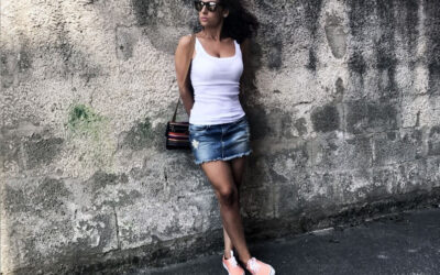 De rossige Sofiamoroso heeft airco in haar kamer