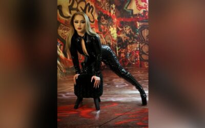 Lucia Vallejos deed haar benen open