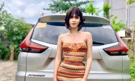 Lekker in het kontje van Ashiera Oganda